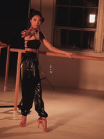 Schwarze Tanzhose – Hochgeschnittene, schmal zulaufende Hose mit Stretchbund und Taschen für lateinamerikanische Salsa-Damen - 34385434935479 - 34385434935479